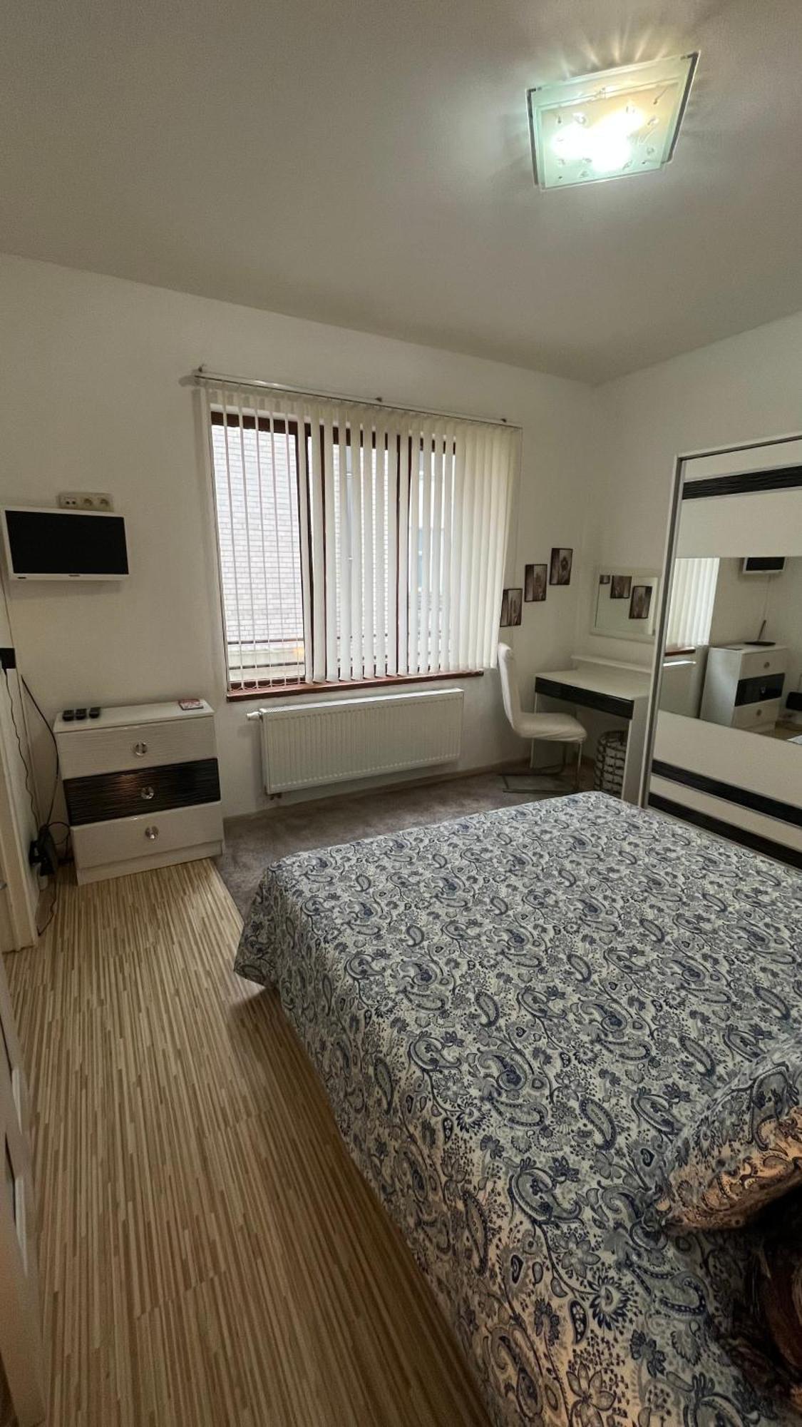 Two Bedroom Flat - Hyper Center Брюксел Екстериор снимка